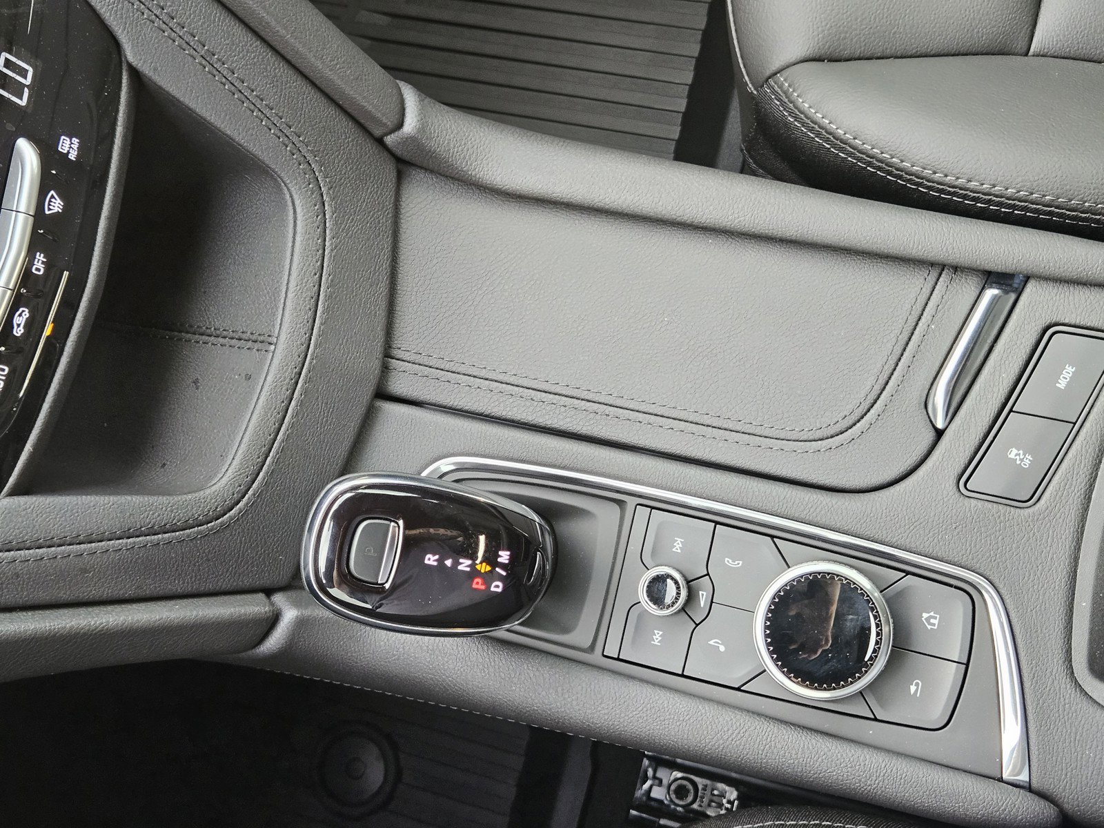 New 2026 Cadillac XT5 Luxury w/ LPO, Floor Liner Package FWD image 15