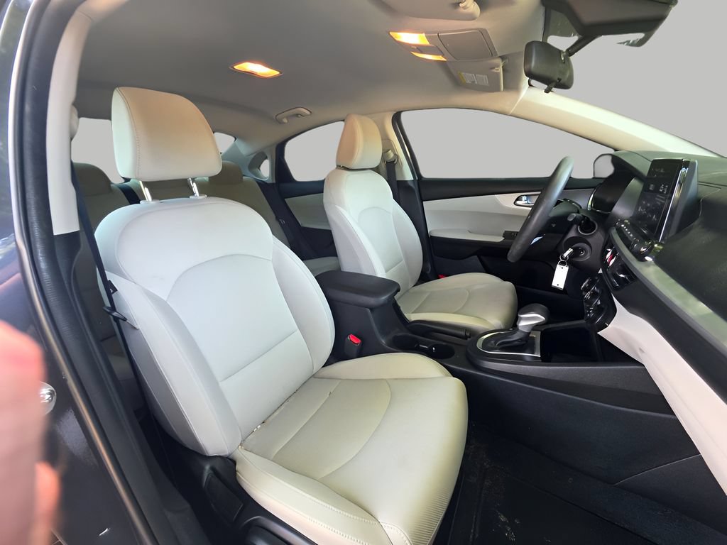 Used 2023 Kia Forte LXS FWD image 8