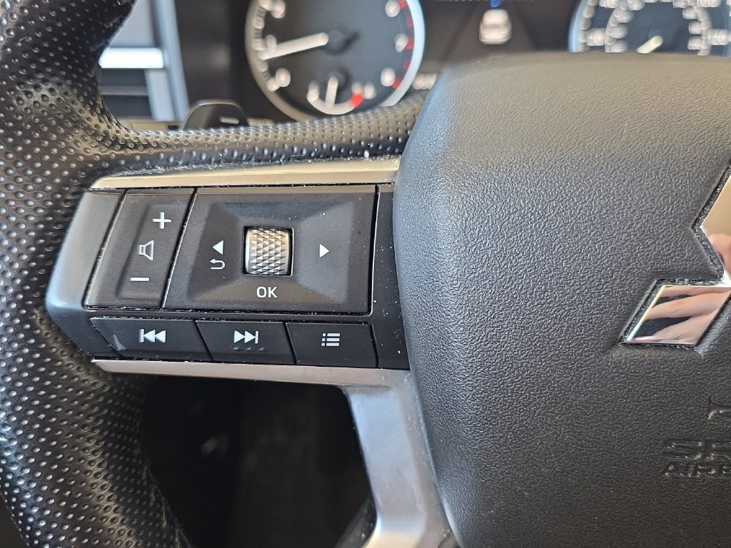 Used 2024 Mitsubishi Outlander SE FWD image 16