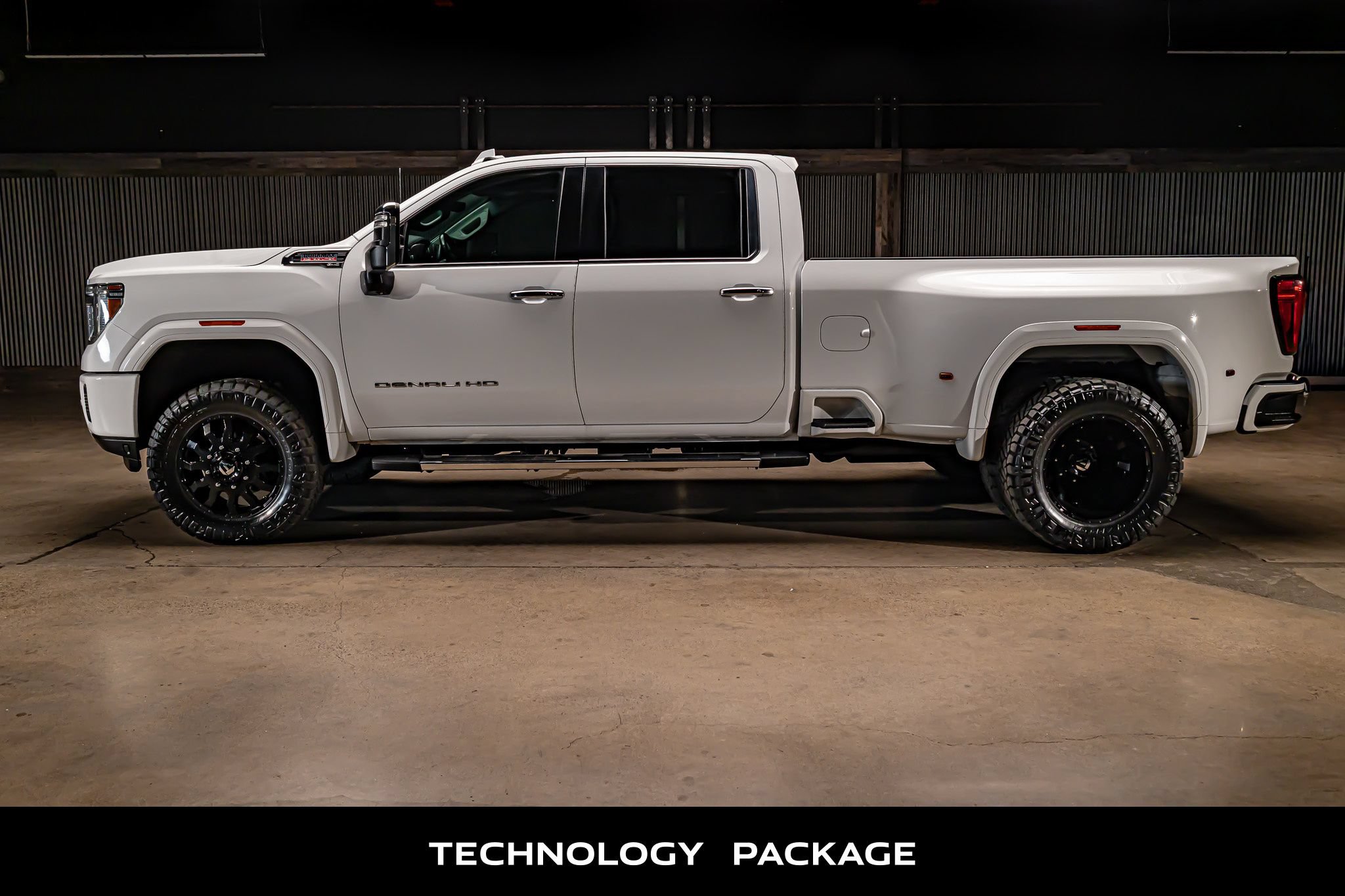 Used 2020 GMC Sierra 3500 Denali w/ Denali Ultimate Package AWD/4WD image 6