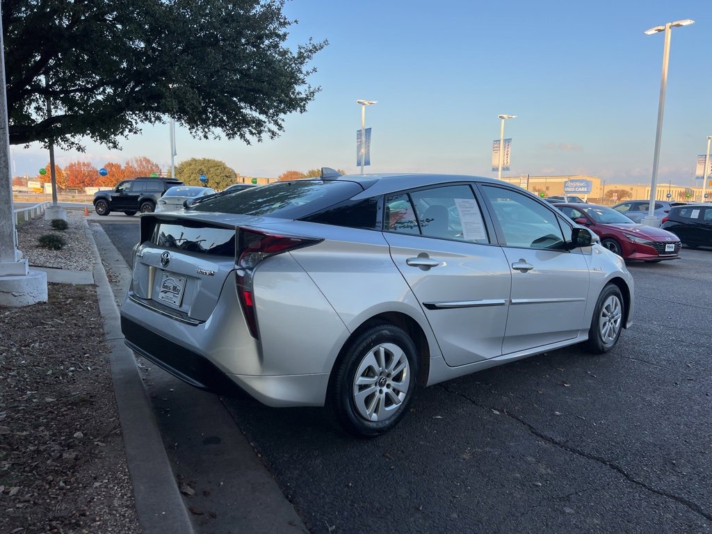 Used 2017 Toyota Prius Two image 7
