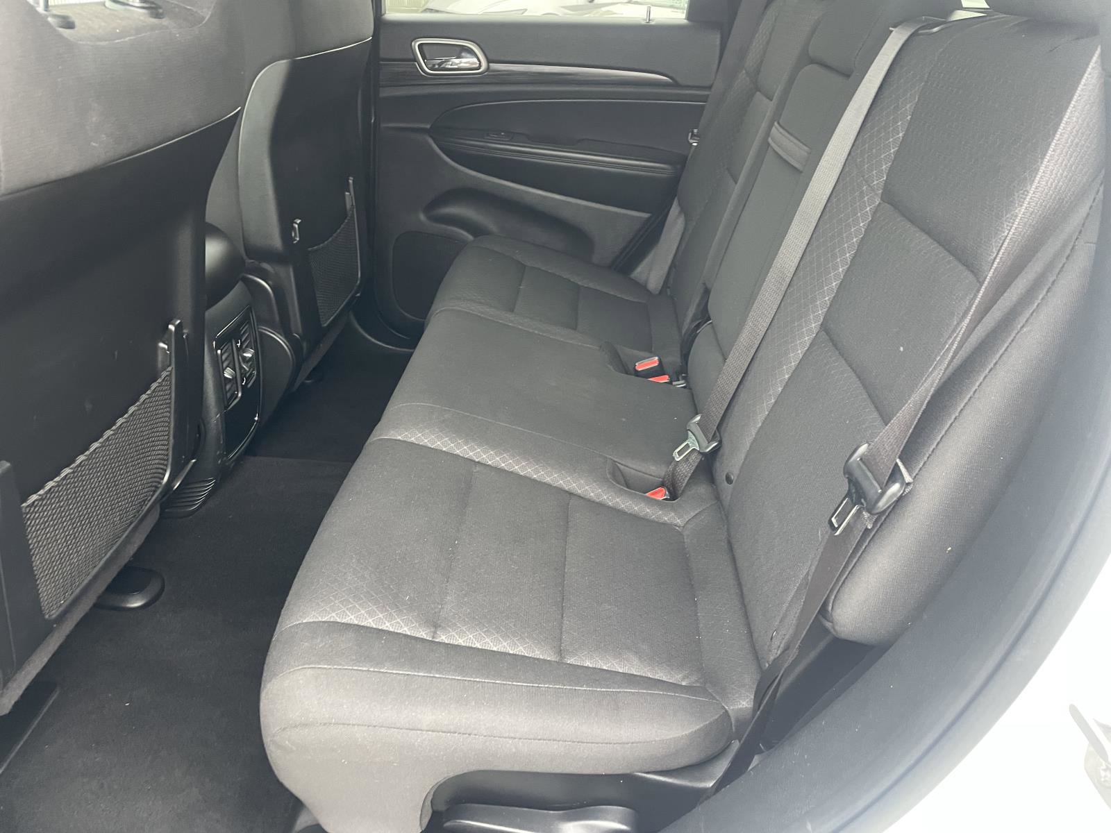 Used 2020 Jeep Grand Cherokee Laredo image 7