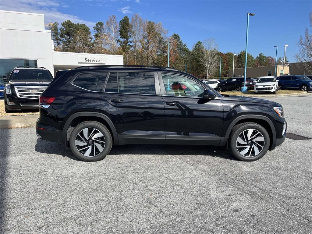 New 2026 Volkswagen Atlas SE FWD image 2