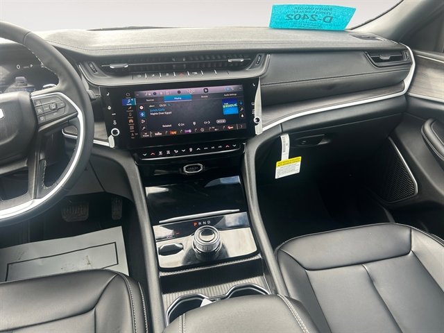 New 2026 Jeep Grand Cherokee Limited w/ Limited Altitude Package image 11