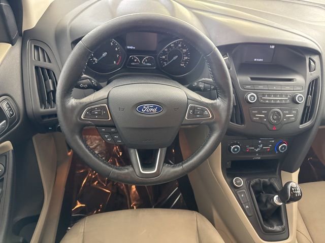 Used 2015 Ford Focus SE w/ SE Cold Weather Package image 25