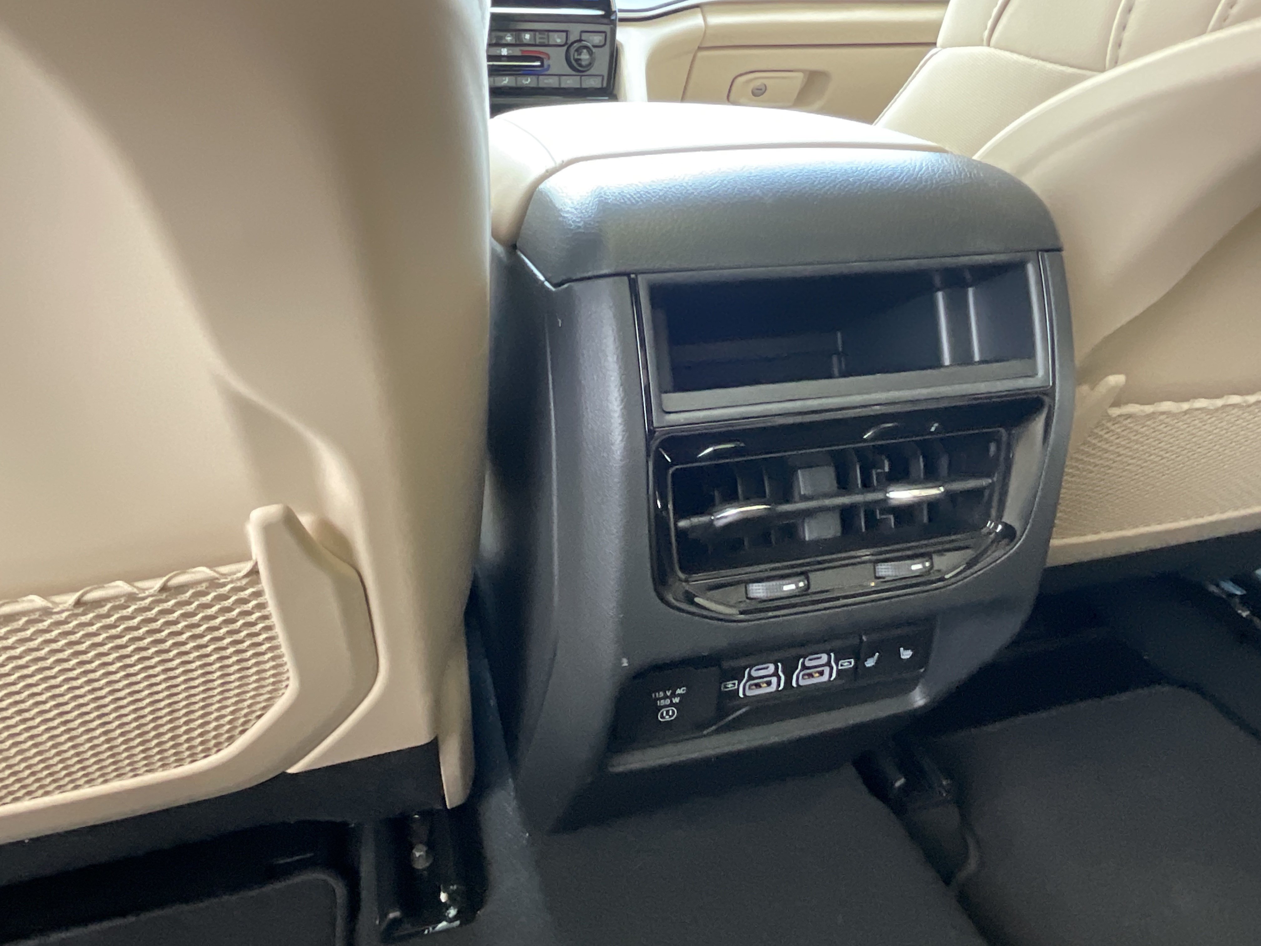 Used 2025 Jeep Grand Cherokee Limited w/ Luxury Tech Group II AWD/4WD image 23