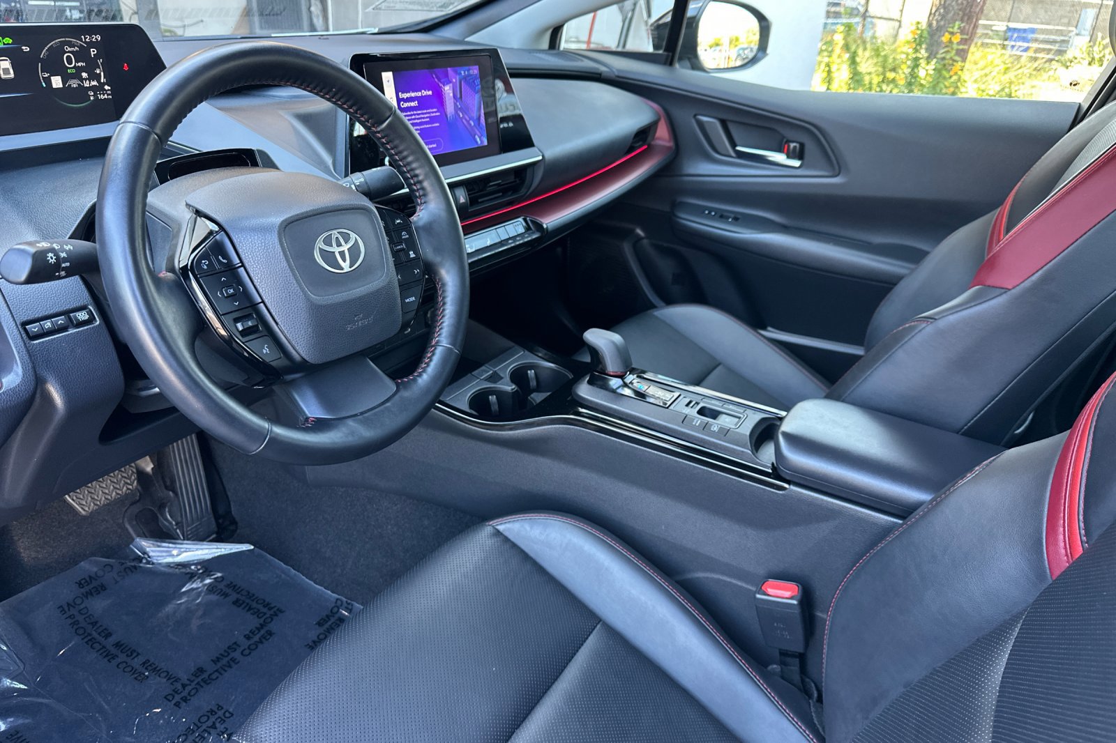 Used 2024 Toyota Prius Prime XSE Premium image 4