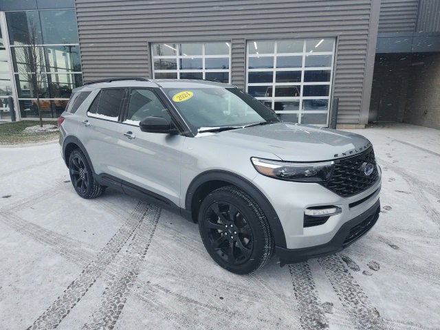 Certified 2024 Ford Explorer ST-Line w/ Class IV Trailer Tow Package image 3