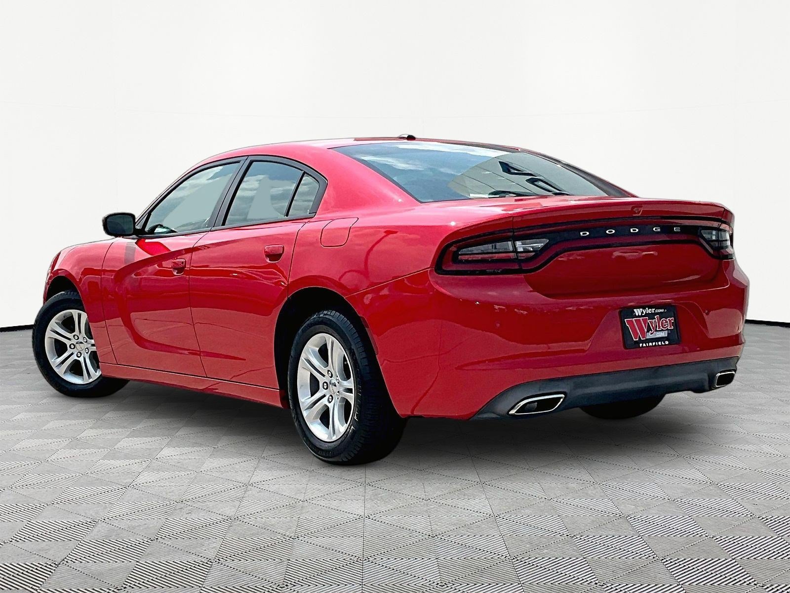 Used 2022 Dodge Charger SXT RWD image 4