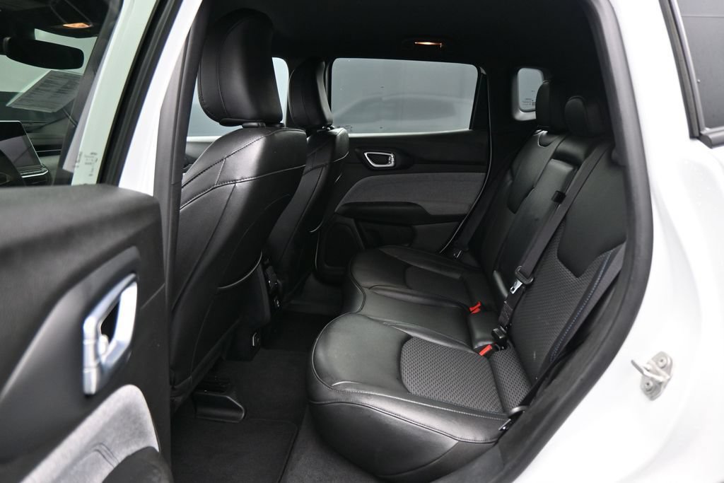 Used 2024 Jeep Compass Latitude AWD/4WD image 23
