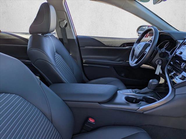 Used 2024 Toyota Camry SE image 19