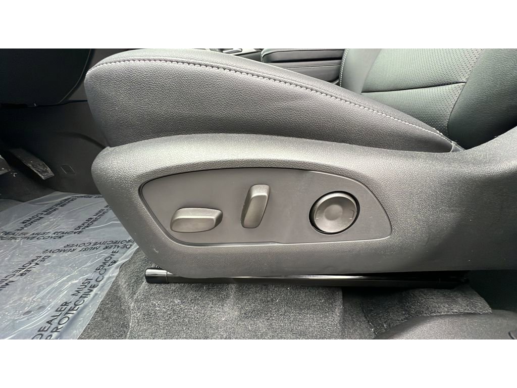 New 2026 Chevrolet Traverse LT w/ Driver Confidence Package FWD image 25