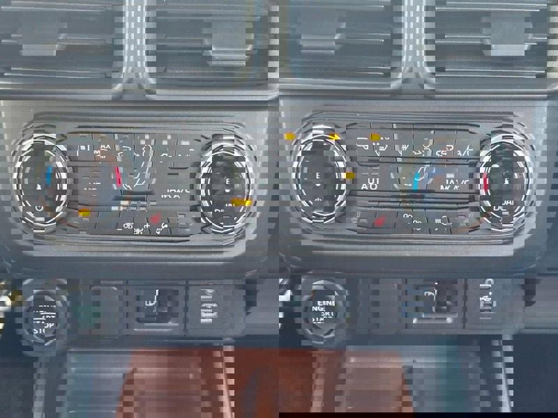 Used 2023 Ford Maverick Lariat w/ Lariat Luxury Package image 13