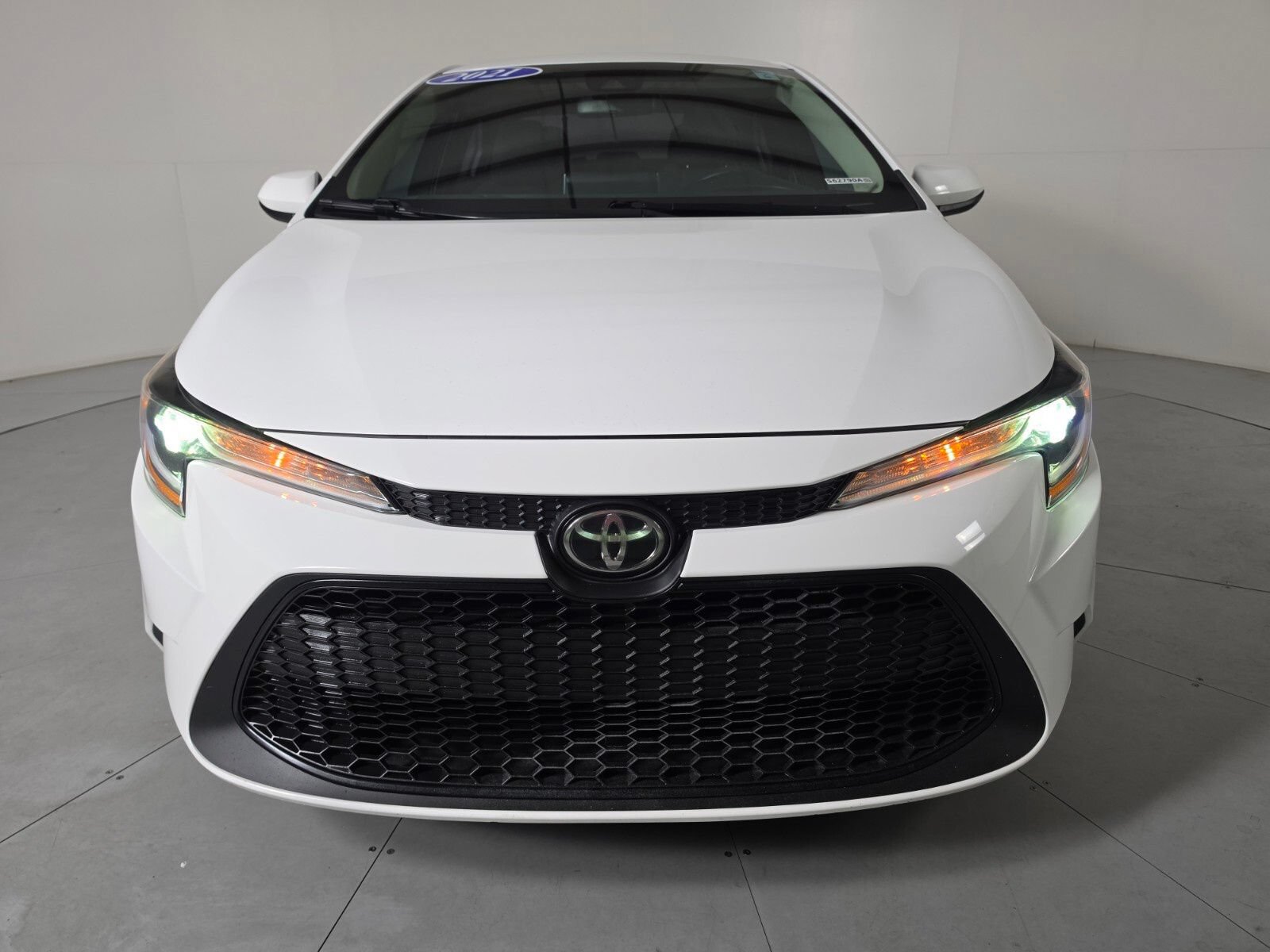 Used 2021 Toyota Corolla LE w/ LE Convenience Package FWD image 8