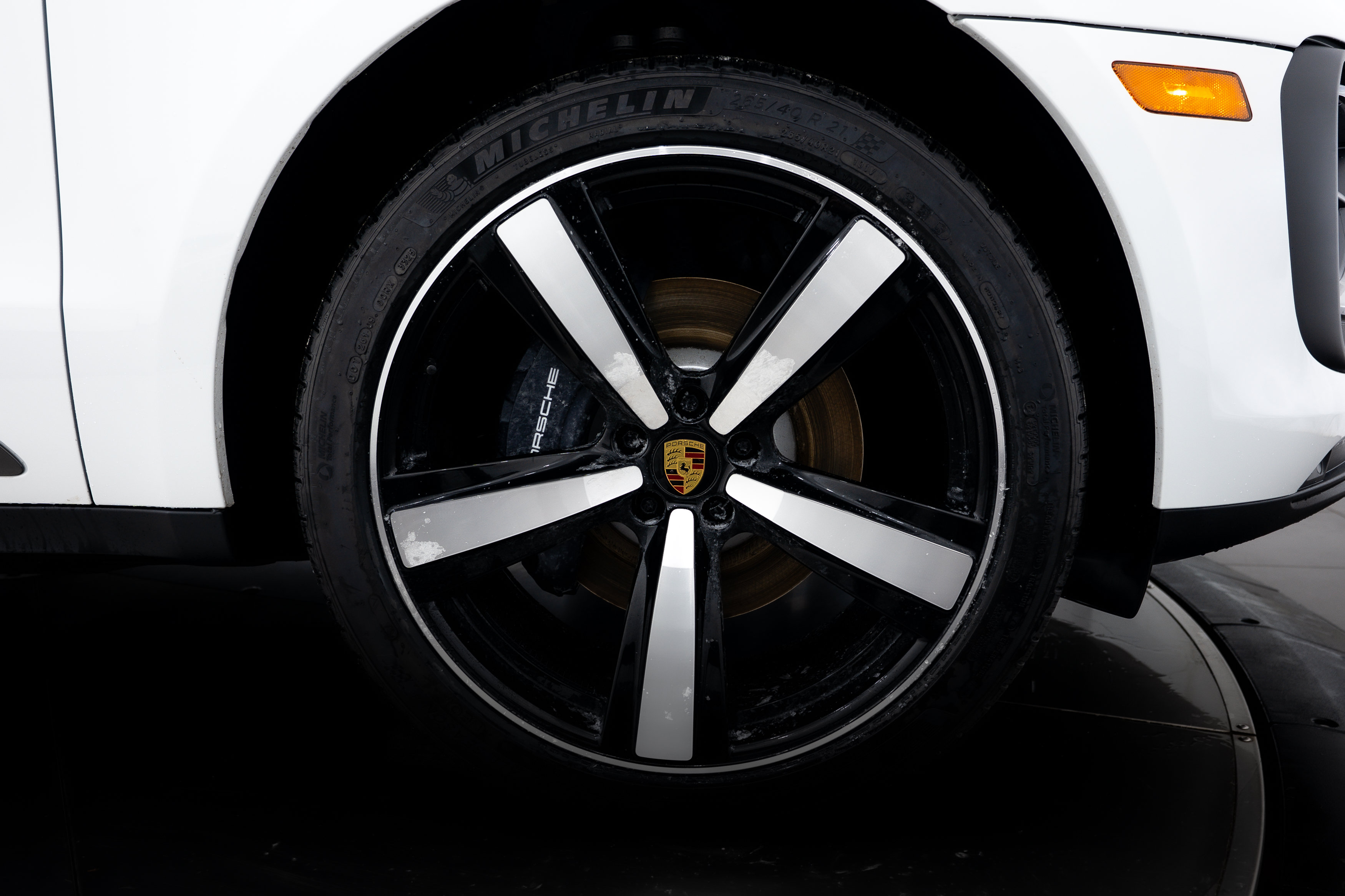 Certified 2026 Porsche Macan Turbo AWD/4WD image 11
