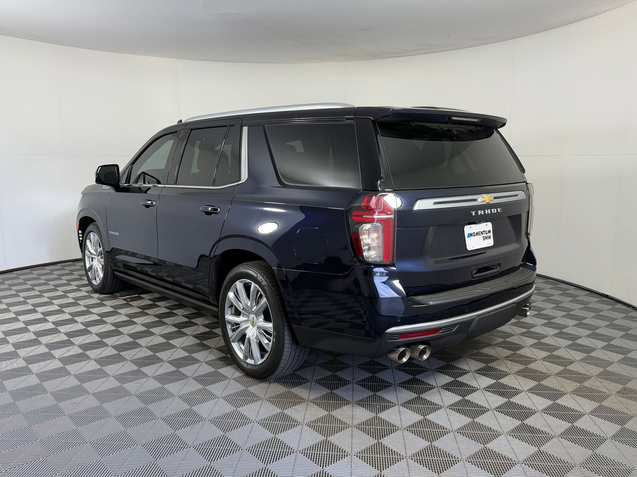 Used 2023 Chevrolet Tahoe High Country RWD image 3