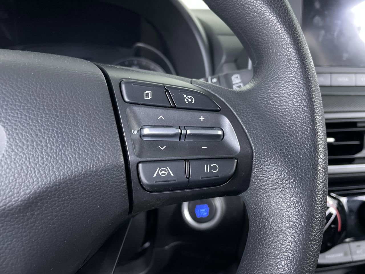 Used 2023 Hyundai Kona SEL AWD/4WD image 26