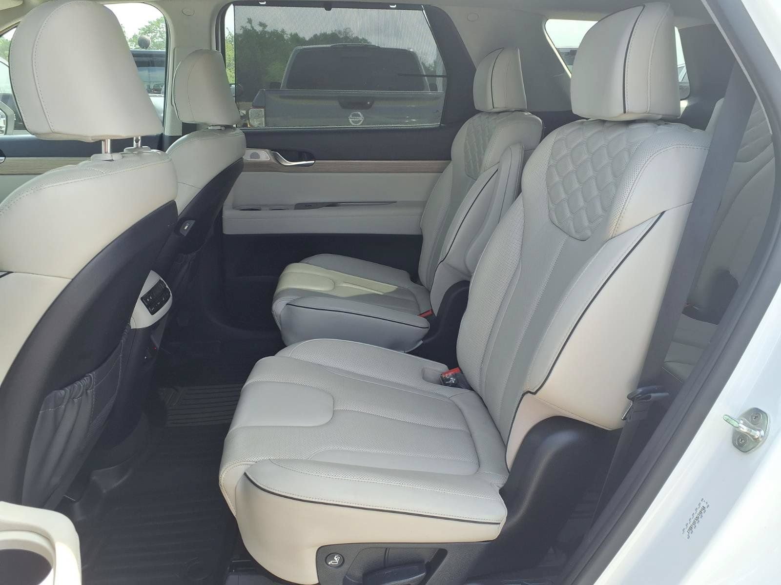 Used 2022 Hyundai Palisade Limited FWD image 17