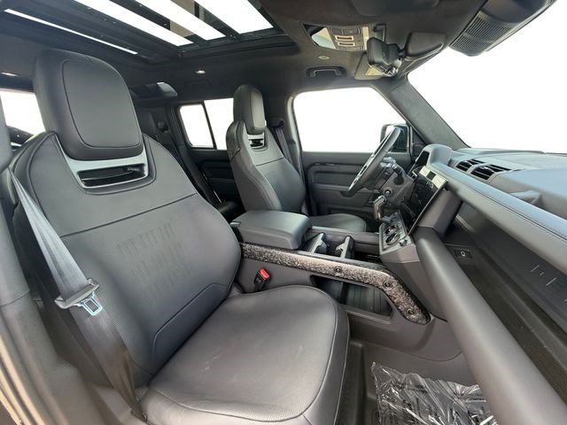 New 2026 Land Rover Defender 110 OCTA AWD/4WD image 16