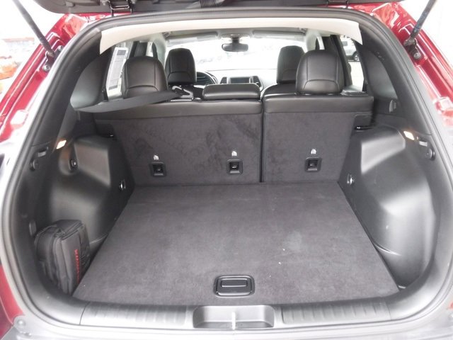 Used 2020 Jeep Cherokee Trailhawk w/ Cold Weather Group image 39