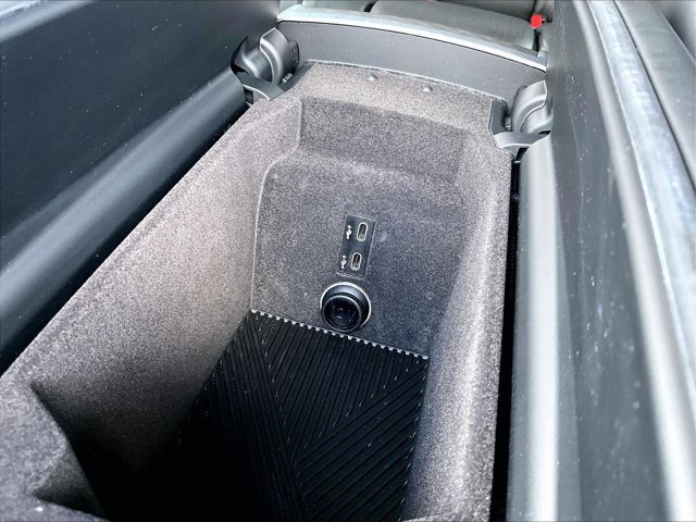 Used 2023 BMW 760i xDrive AWD/4WD image 24