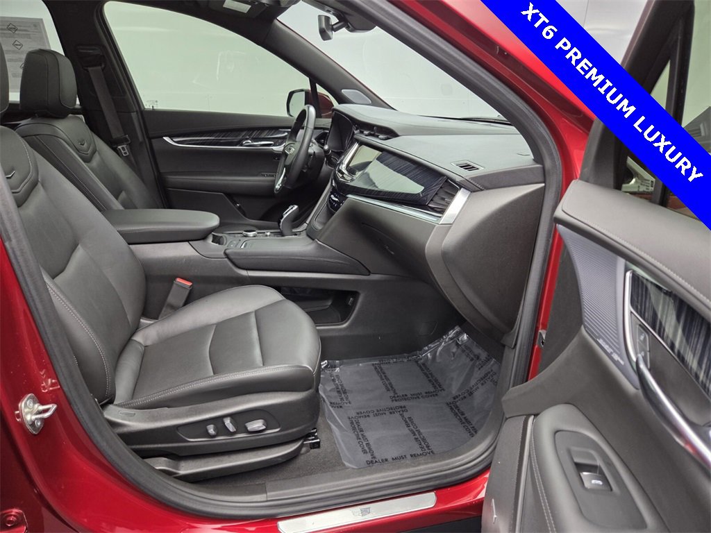 Used 2024 Cadillac XT6 Premium Luxury image 15