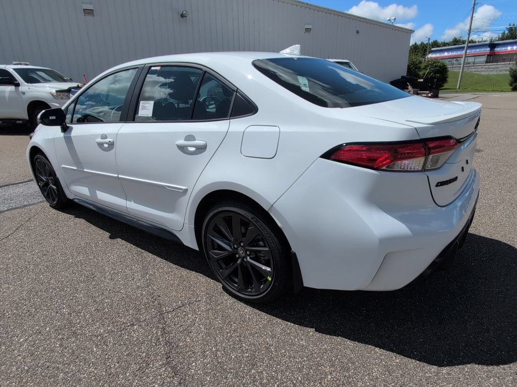 Certified 2026 Toyota Corolla SE FWD image 4