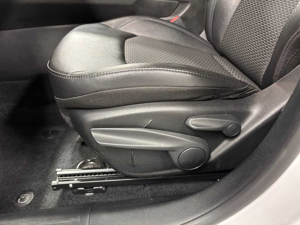 Used 2025 Jeep Compass Latitude image 24