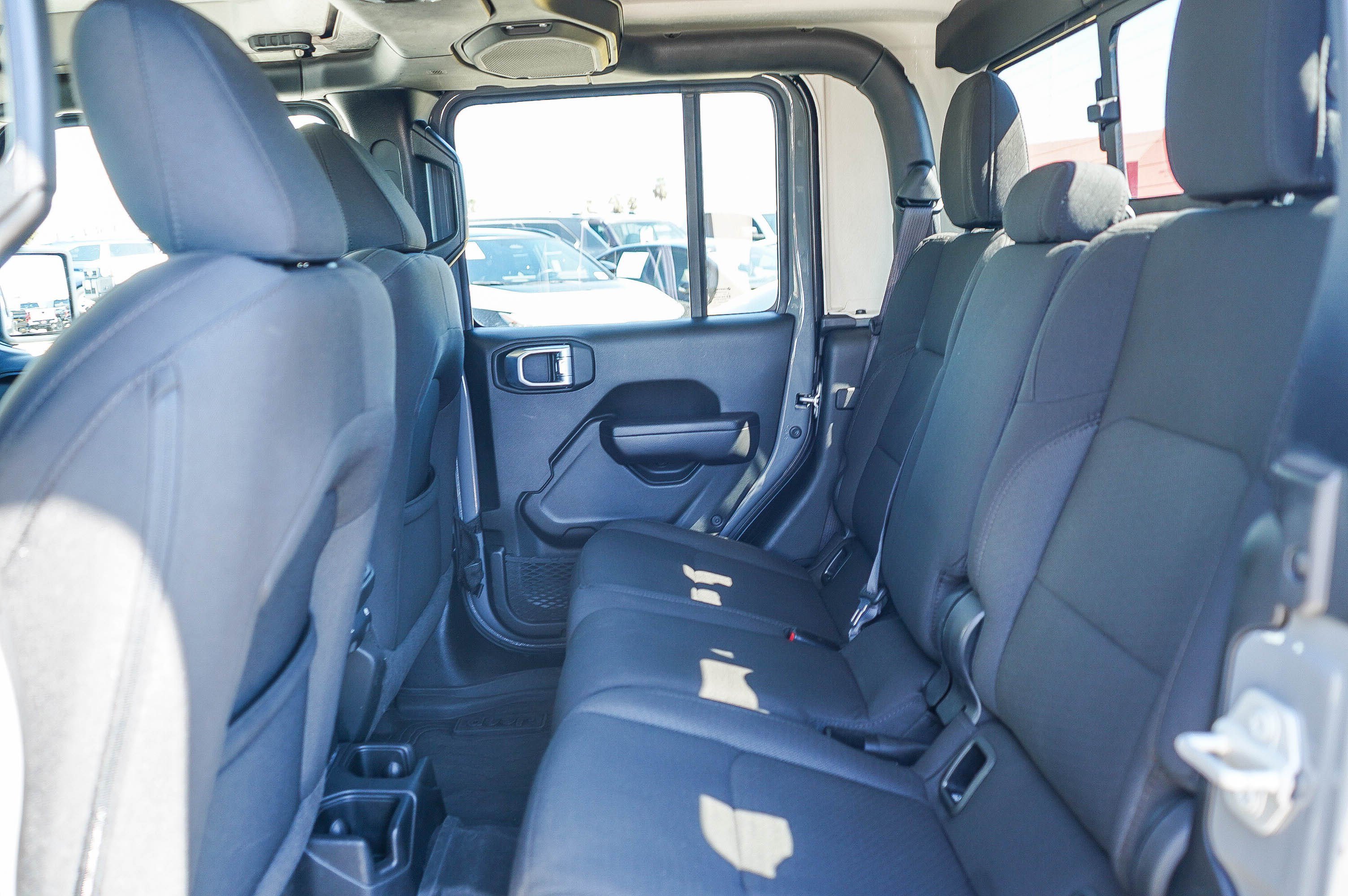 Used 2023 Jeep Gladiator Sport AWD/4WD image 19