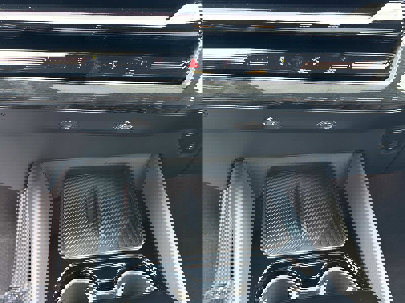 Used 2024 BMW 530i xDrive w/ Premium Package image 20