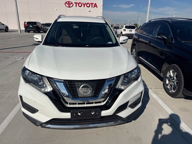 Used 2017 Nissan Rogue S w/ Appearance Package FWD image 3