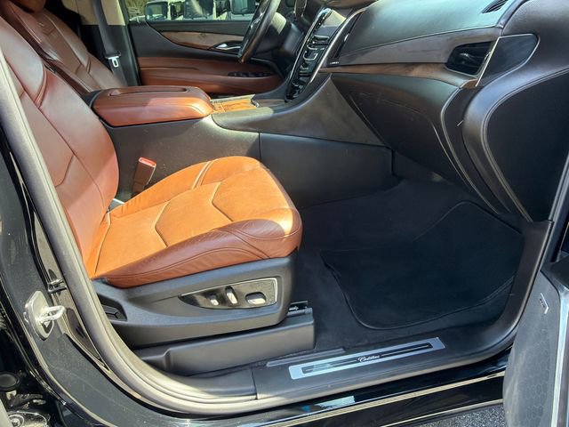 Used 2016 Cadillac Escalade Premium image 13