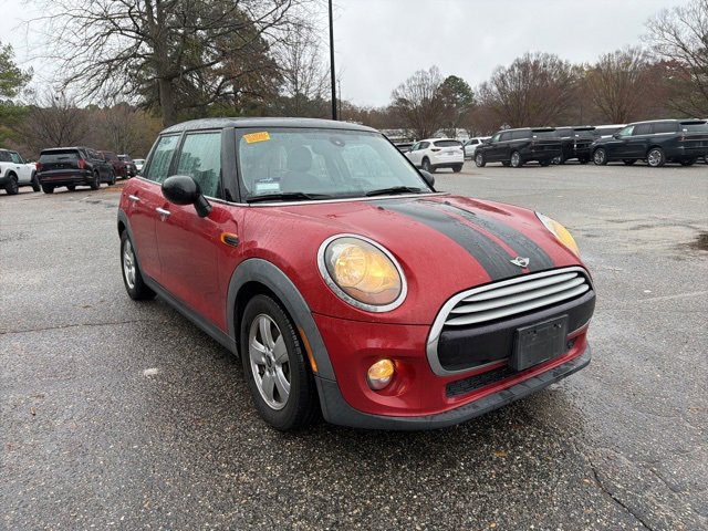 Used 2015 MINI Cooper 4-Door Hardtop image 3