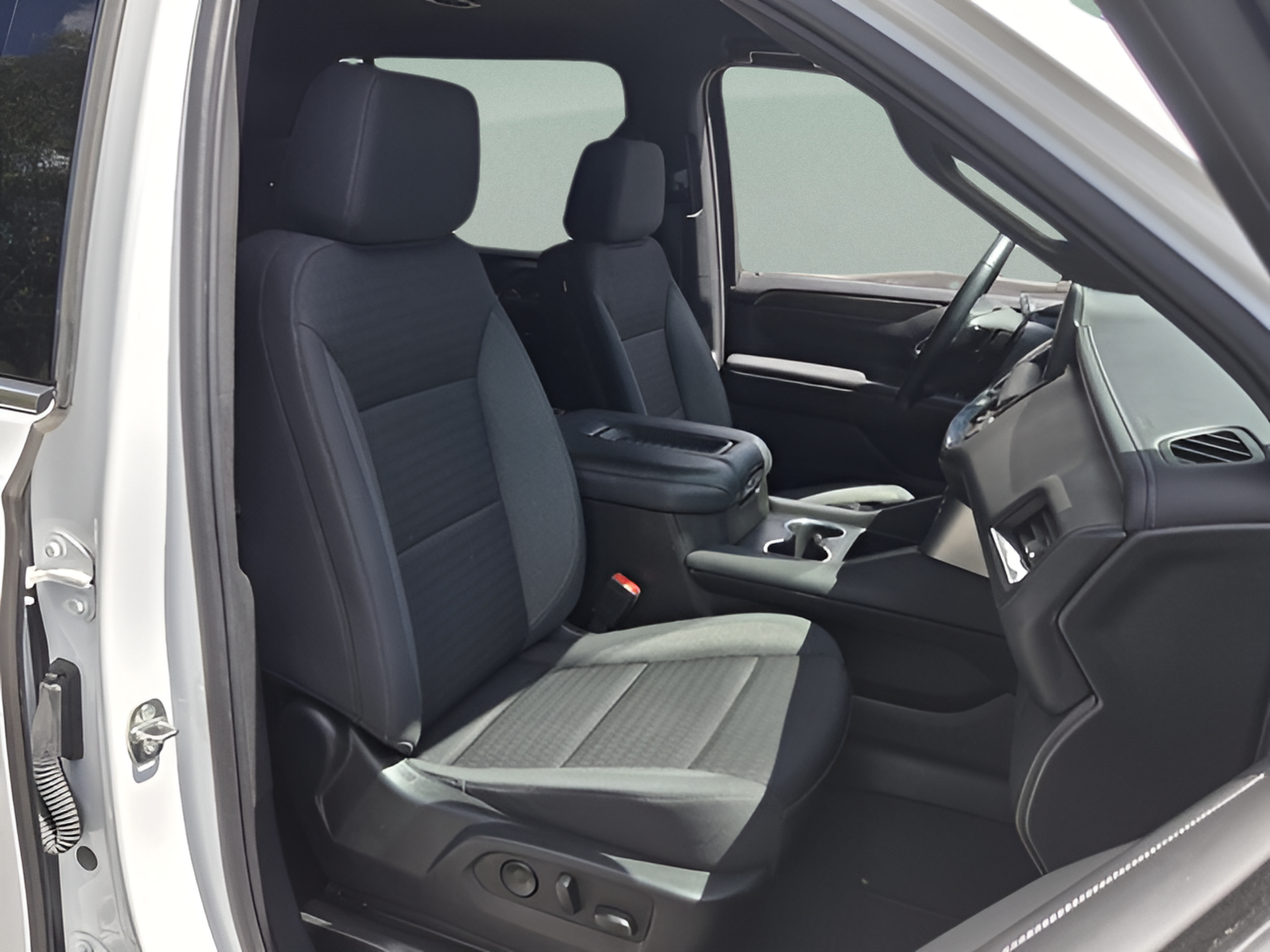 Certified 2023 Chevrolet Suburban LS RWD image 15