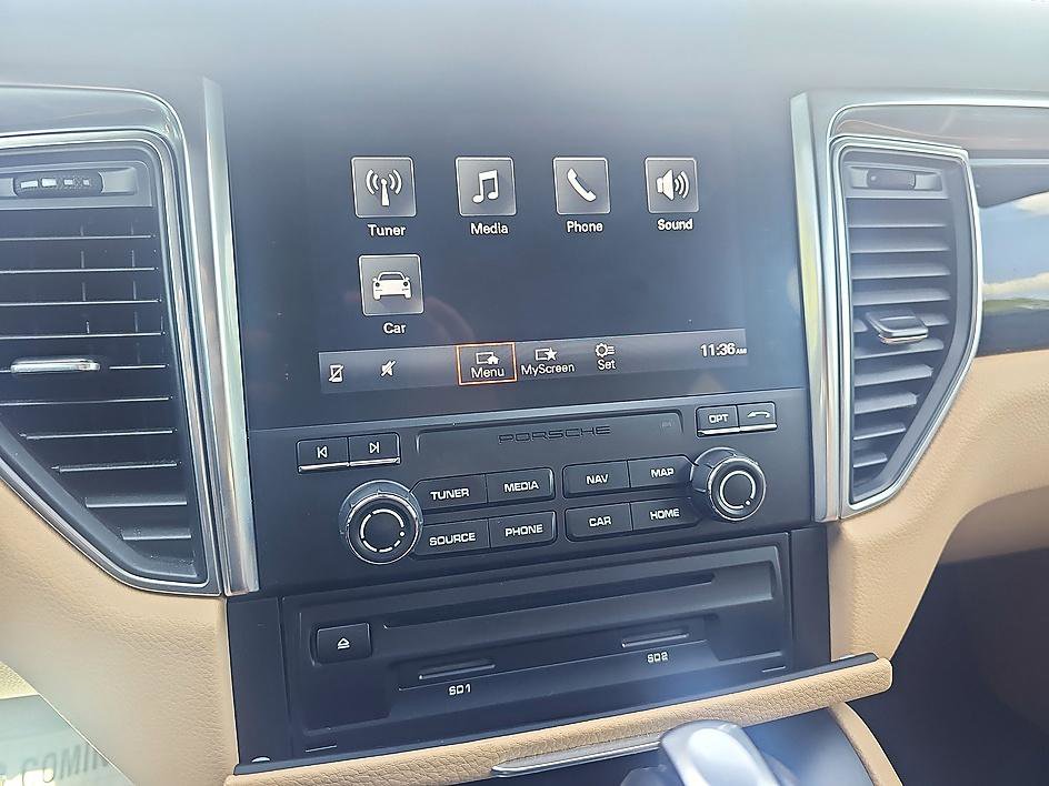 Used 2018 Porsche Macan image 25