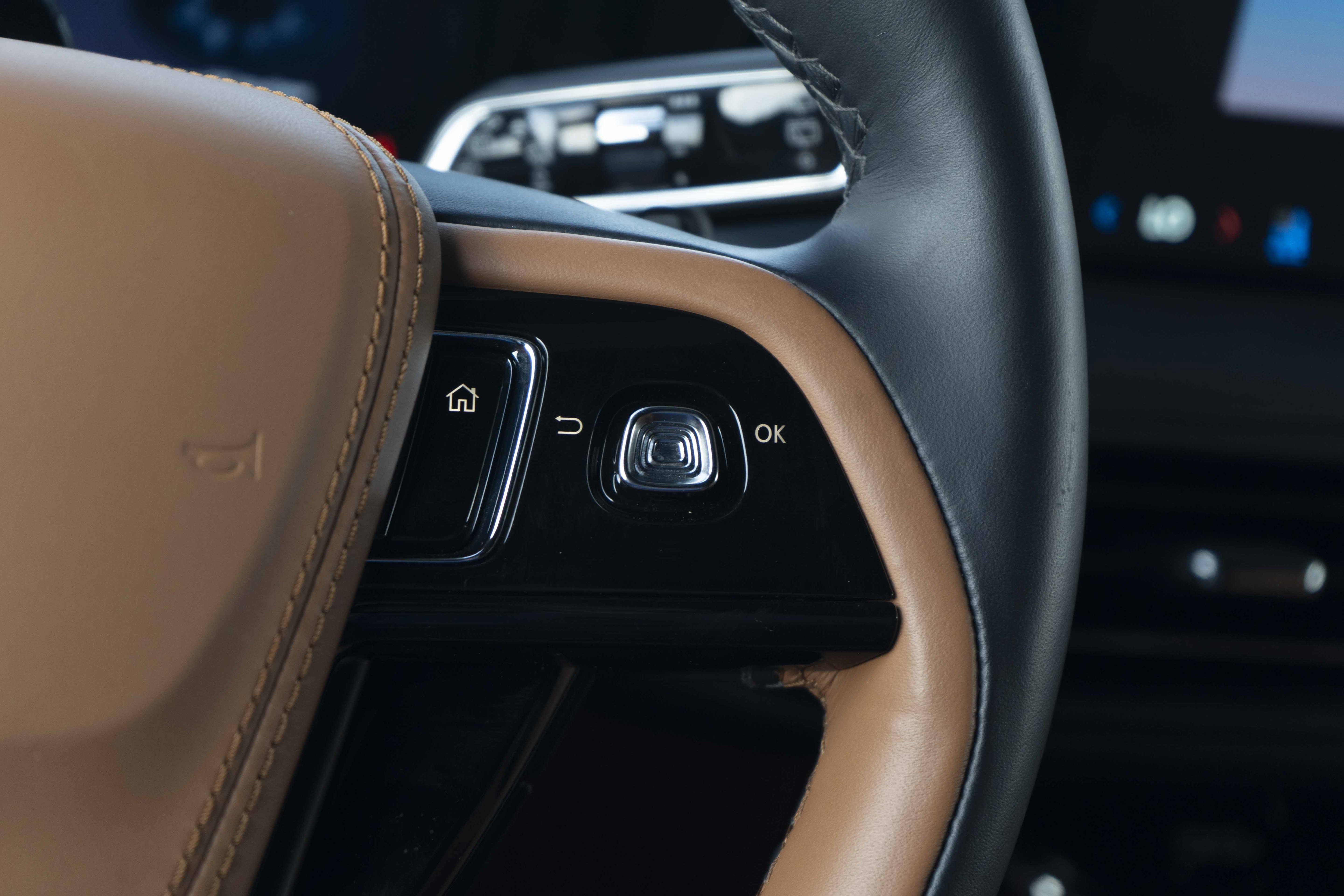 Used 2025 Lincoln Aviator Black Label AWD/4WD image 22