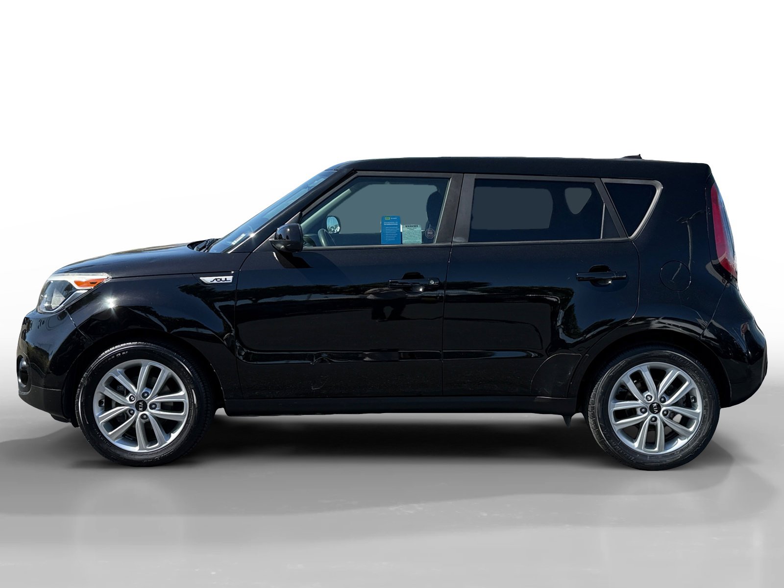Used 2018 Kia Soul + FWD image 2