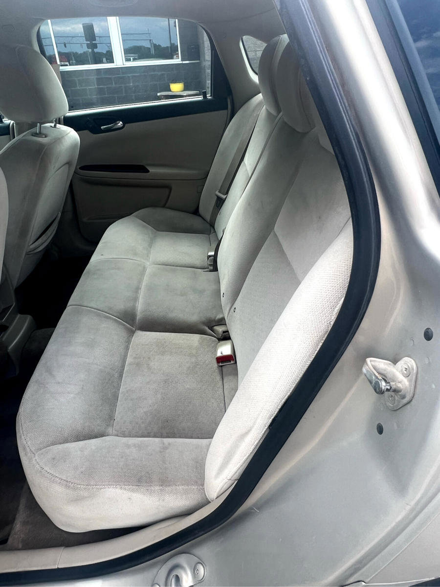 Used 2011 Chevrolet Impala LT image 9