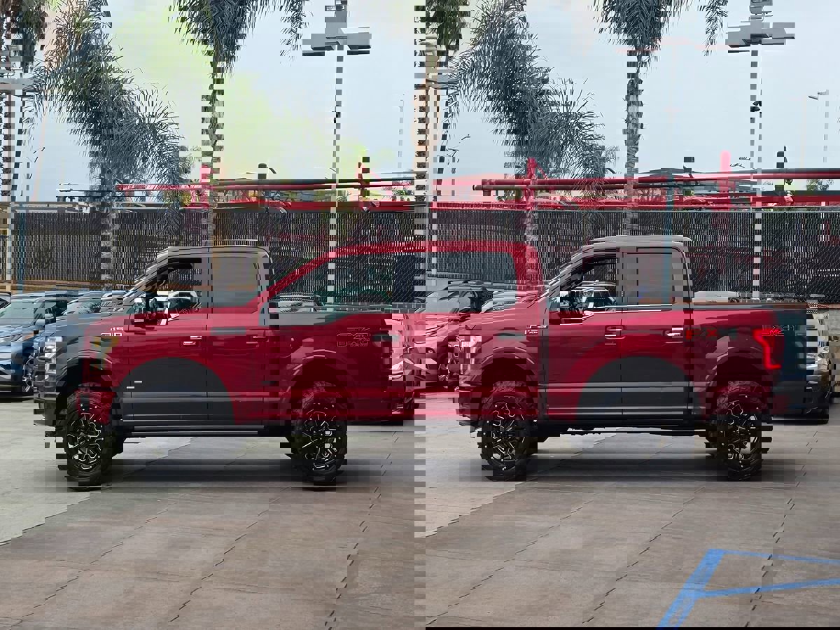 Used 2015 Ford F150 Platinum w/ Equipment Group 701A Luxury image 11