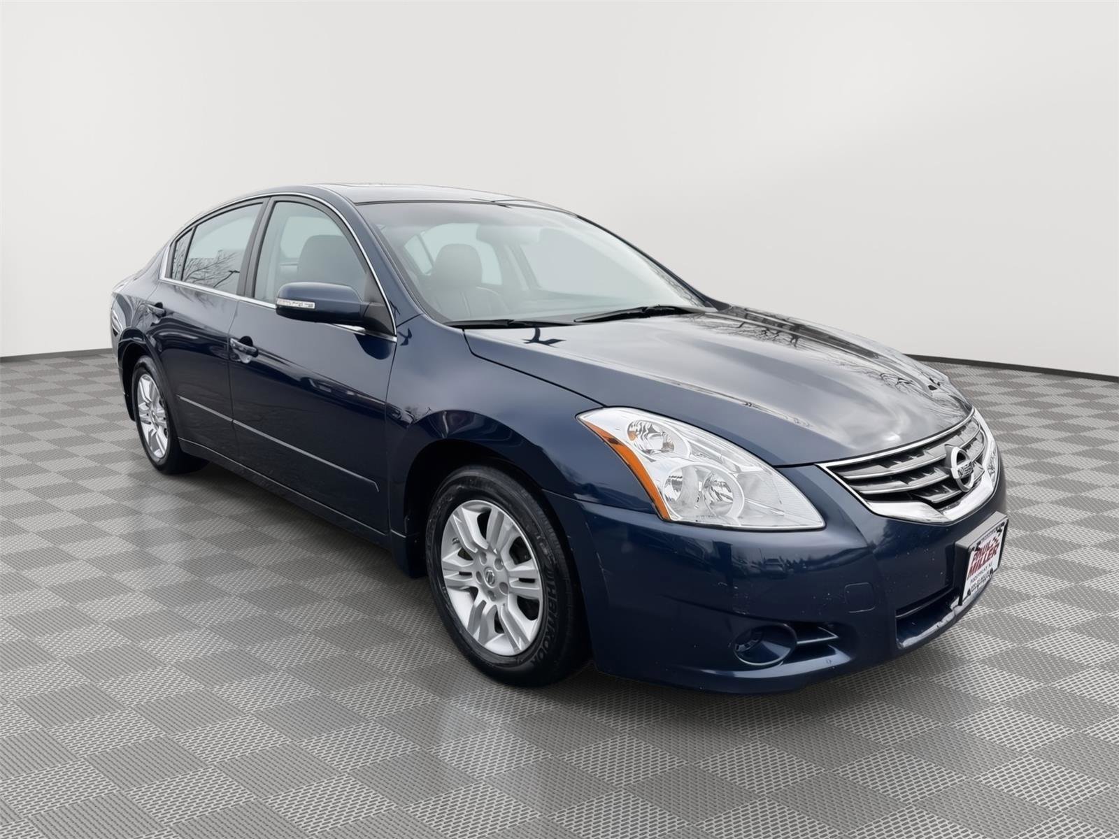 Used 2010 Nissan Altima 2.5 SL w/ SL Pkg image 3