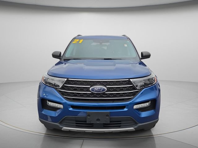 Used 2021 Ford Explorer XLT w/ Equipment Group 202A AWD/4WD image 4