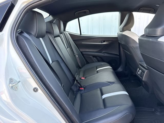 Used 2025 Toyota Camry SE w/ Convenience Package image 32