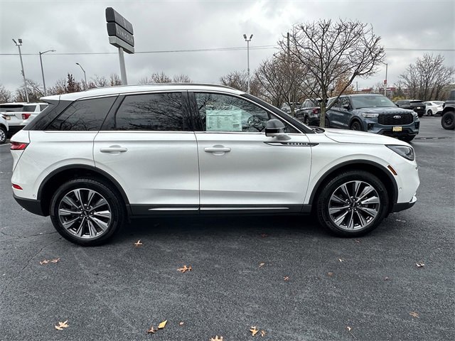 Certified 2022 Lincoln Corsair Reserve w/ Equipment Group 201A image 4