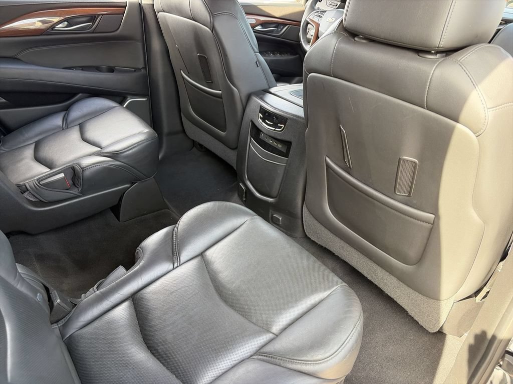 Used 2017 Cadillac Escalade Premium Luxury AWD/4WD image 30