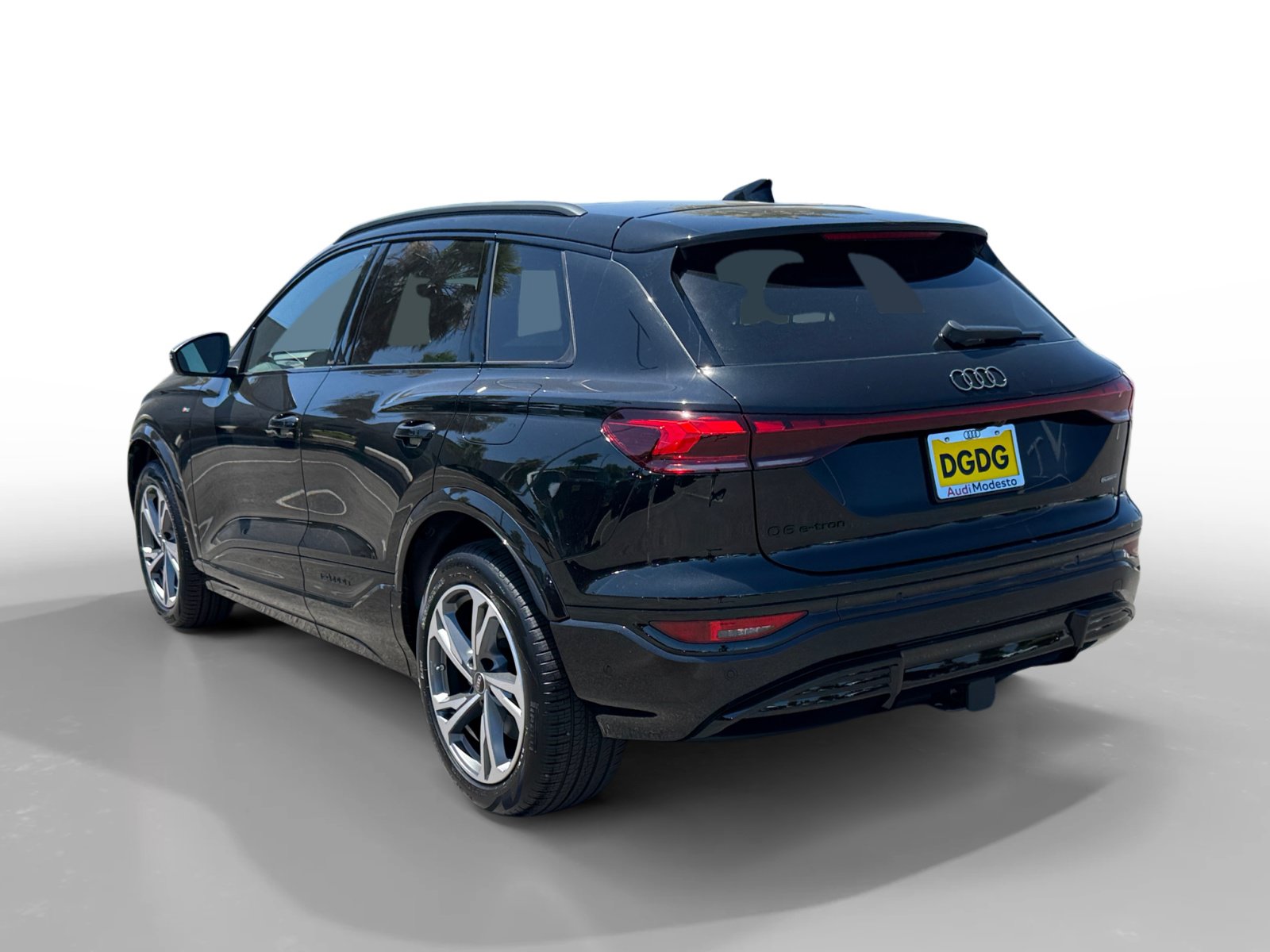 New 2027 Audi Q6 e-tron Premium Plus AWD/4WD image 3