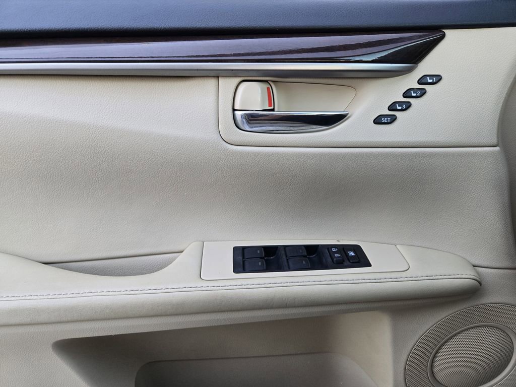 Used 2015 Lexus ES 350 350 Crafted Line w/ Premium Package image 15