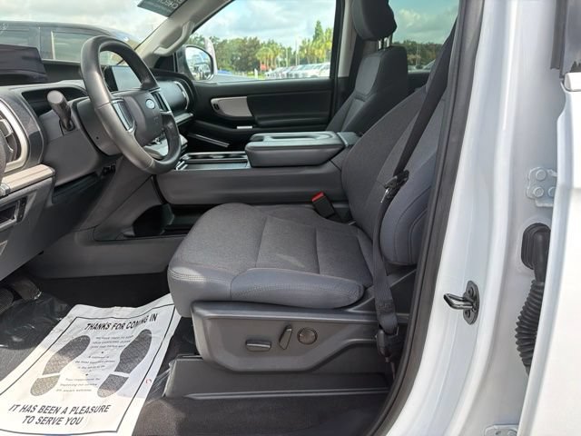 Used 2025 Ford Expedition Active RWD image 11