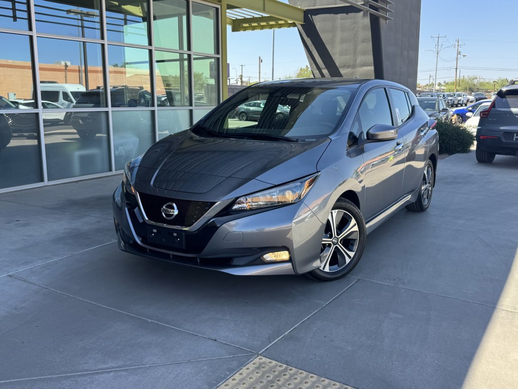 Used 2022 Nissan Leaf SV image 2