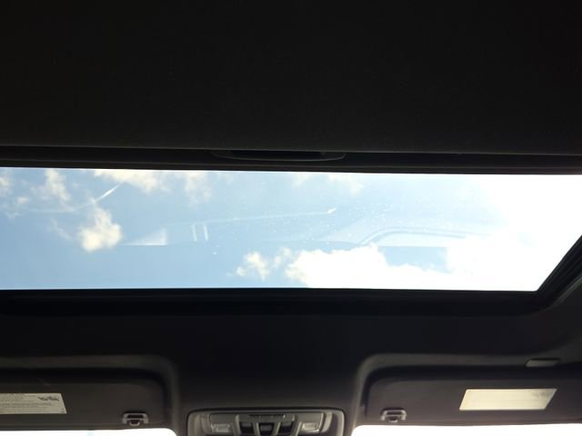 Used 2022 Chevrolet Silverado 1500 High Country w/ High Country Premium Package image 17