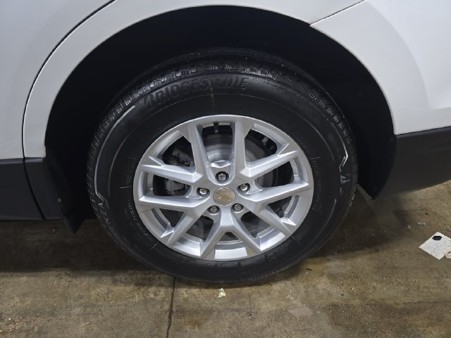 Used 2023 Chevrolet Equinox LT AWD/4WD image 32